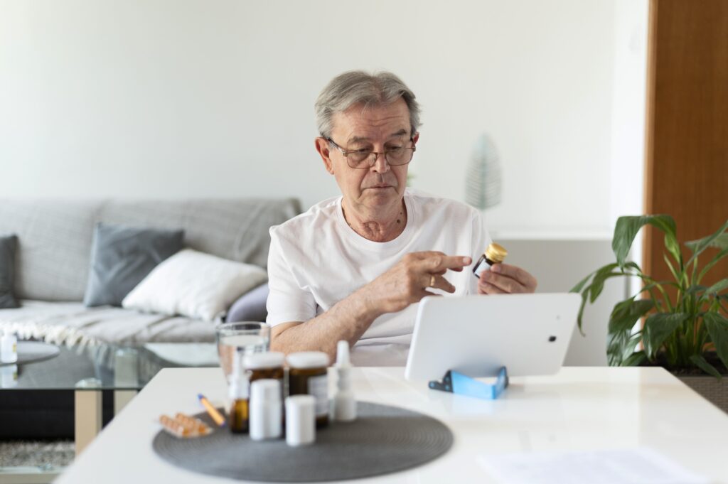 Avoiding Common Medication Mistakes for Independent Seniors